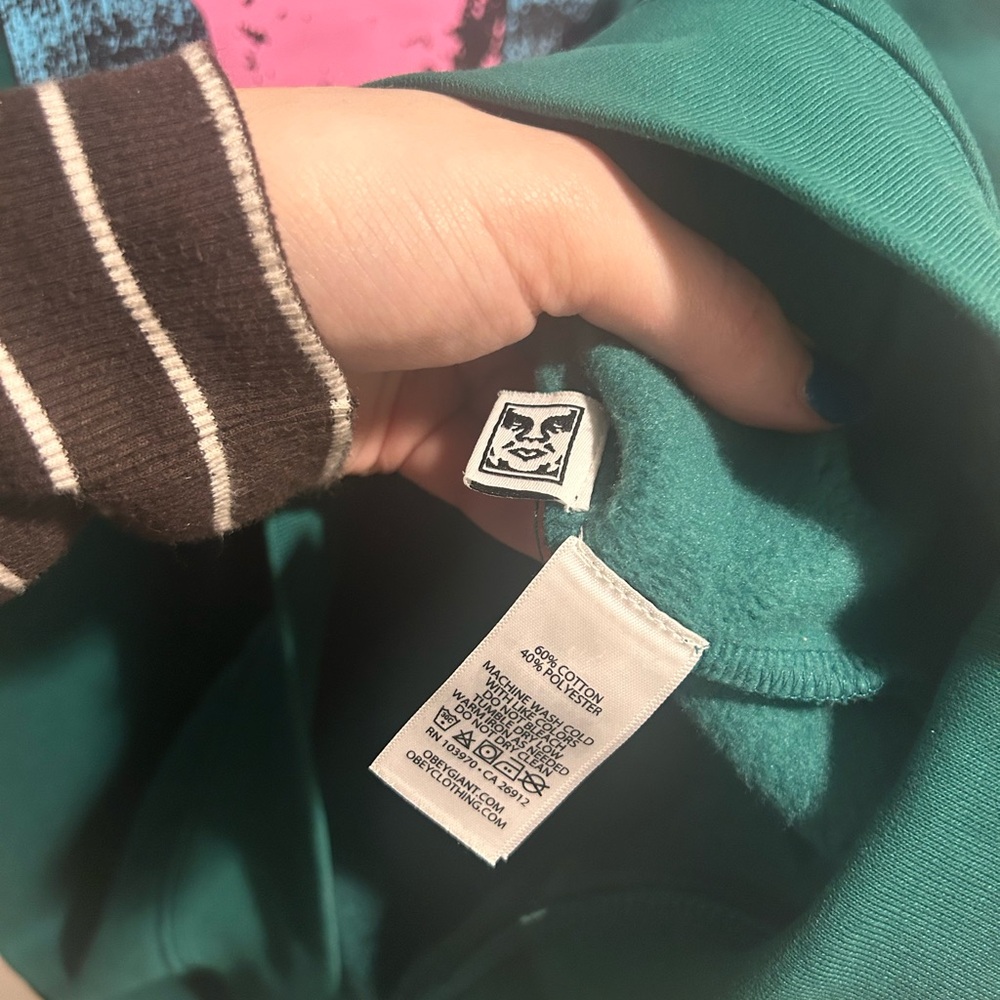 Green OBEY Sweatshirt - Picture 4 of 7